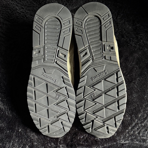 Saucony Men's Olive and Orange Sneakers - Picture 3 of 5